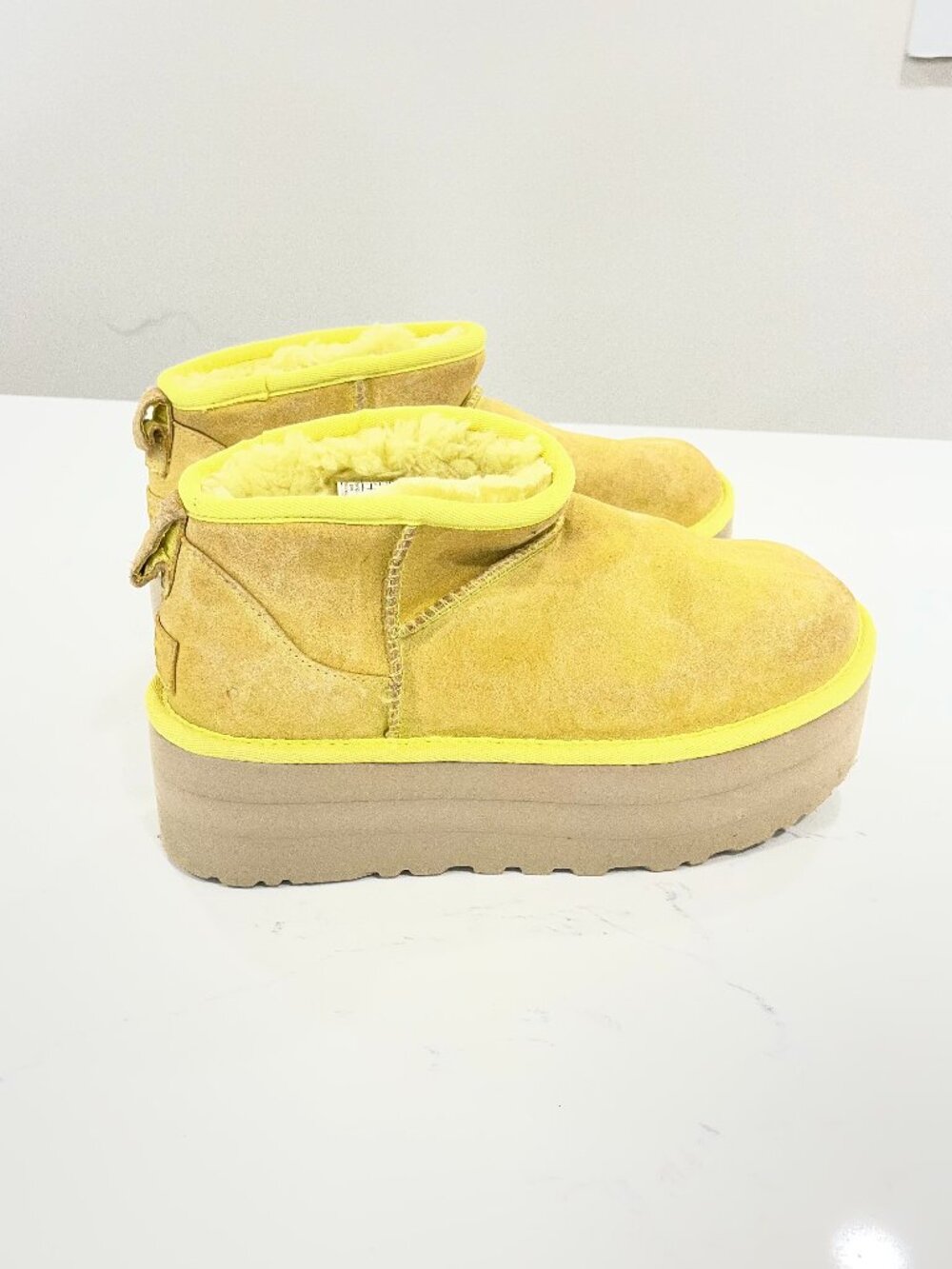 UGG Classic Ultra Mini Platform PearfectSuede Sheepskin Ankle Boots Size 8